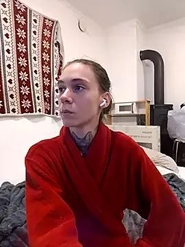 HoneySquirrel from StripChat is Freechat