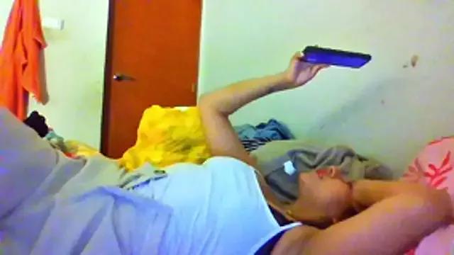 honeysweet111 from StripChat is Freechat