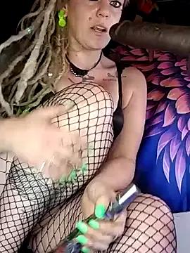Horny_hippie from StripChat is Freechat