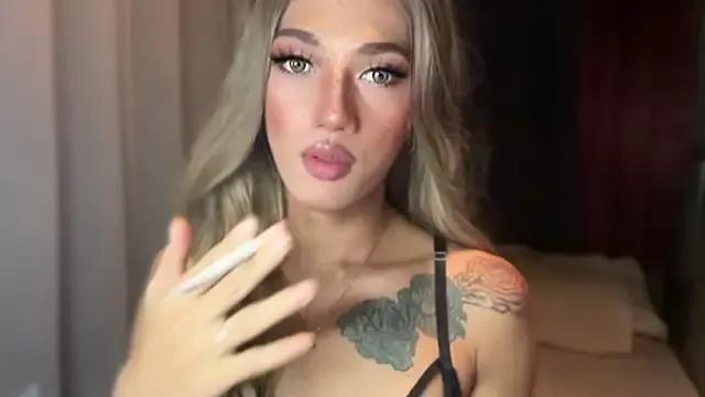 Check-out your craziest wishes with our pick of gaming cams models, featuring big knockers, round tails and tight twats.