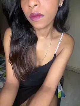hottiexxxmexxx from StripChat is Freechat