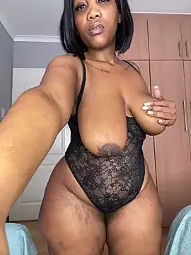 HugeMassiveBooty from StripChat is Freechat