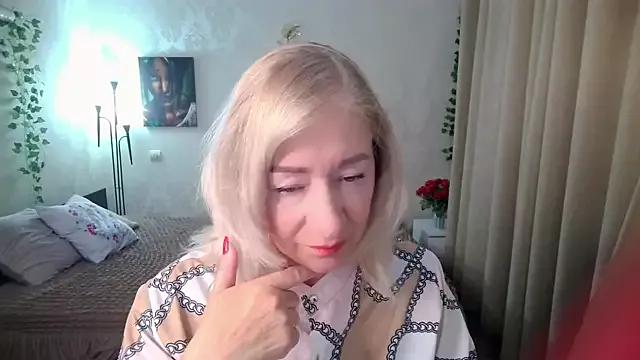 hunters_woman from StripChat is Freechat