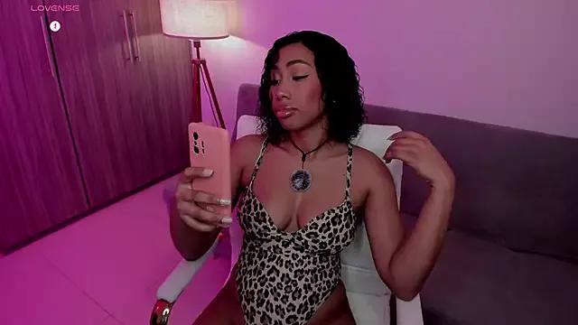 i_lulu from StripChat is Freechat