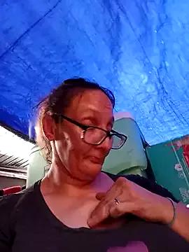 ILUV2TUCHMYKITTY from StripChat is Freechat