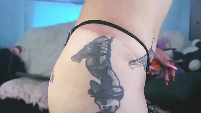 Check-out your craziest wishes with our pick of gaming cams models, featuring big knockers, round tails and tight twats.