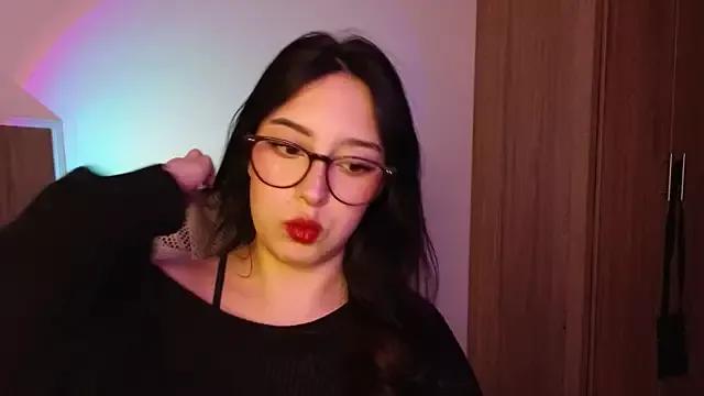 immisssilver from StripChat is Freechat