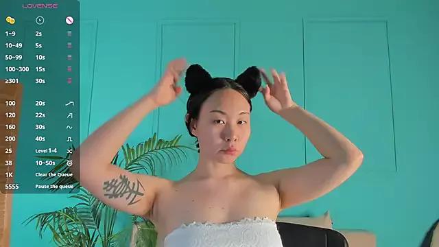 Inari_Okami_ from StripChat is Freechat