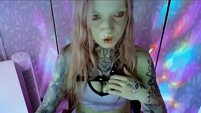 Check-out your craziest wishes with our pick of gaming cams models, featuring big knockers, round tails and tight twats.