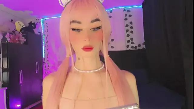 Check-out your craziest wishes with our pick of gaming cams models, featuring big knockers, round tails and tight twats.