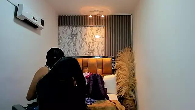 iris_quinn from StripChat is Freechat