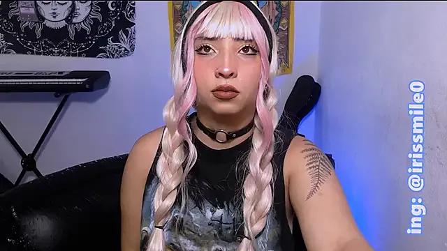 IrisSmil3 from StripChat is Freechat
