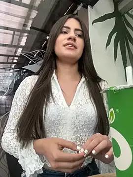 Isabella21_ from StripChat is Freechat