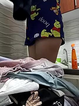 Isabella5_Brown_ from StripChat is Freechat