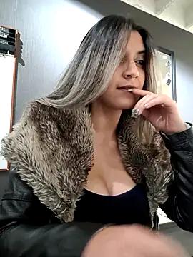 Check-out your craziest wishes with our pick of gaming cams models, featuring big knockers, round tails and tight twats.