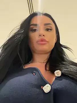 Photos of IsabelleHunt from StripChat is Freechat