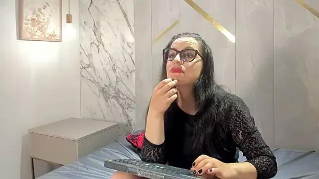 IsisNoir from StripChat is Freechat