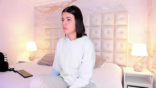 IvySanders1 from StripChat is Freechat