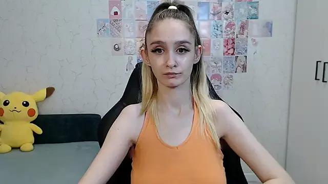 Check-out your craziest wishes with our pick of gaming cams models, featuring big knockers, round tails and tight twats.