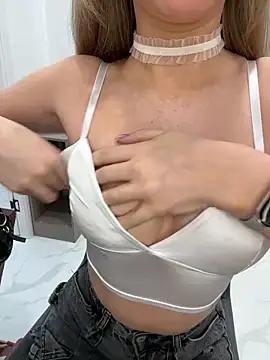 Check-out your craziest wishes with our pick of gaming cams models, featuring big knockers, round tails and tight twats.