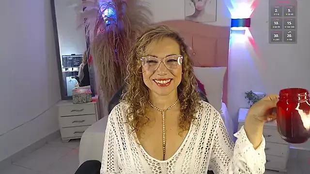 Check-out your craziest wishes with our pick of gaming cams models, featuring big knockers, round tails and tight twats.