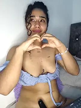 jaderossxx from StripChat is Freechat