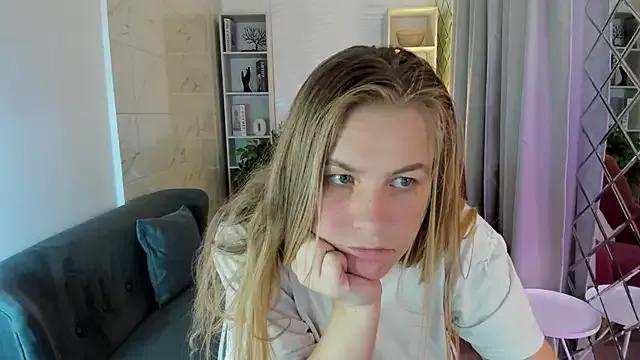 Check-out your craziest wishes with our pick of gaming cams models, featuring big knockers, round tails and tight twats.