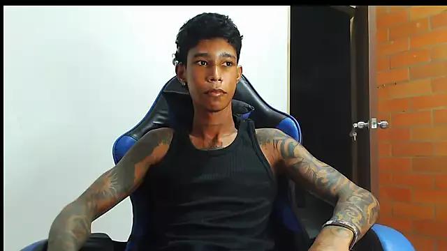 James_rufin from StripChat is Freechat