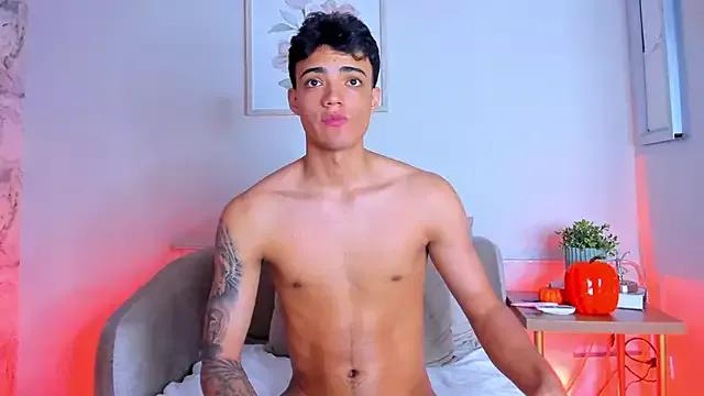 JamesClemont from StripChat is Freechat