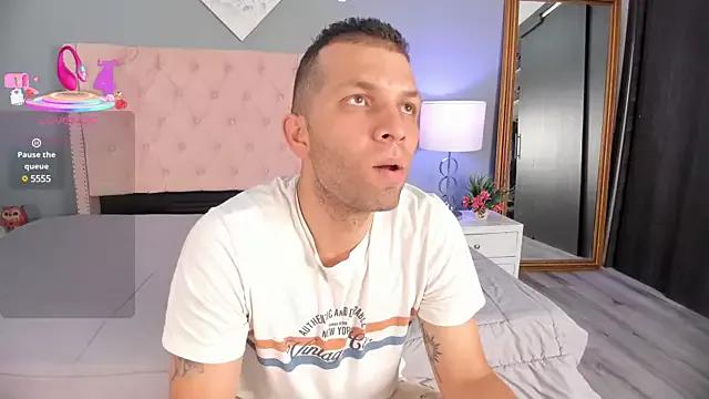 JamesKarol from StripChat is Freechat