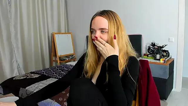 Check-out your craziest wishes with our pick of gaming cams models, featuring big knockers, round tails and tight twats.