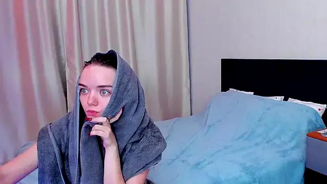 Check-out your craziest wishes with our pick of gaming cams models, featuring big knockers, round tails and tight twats.
