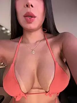 JanyLunaa from StripChat is Freechat