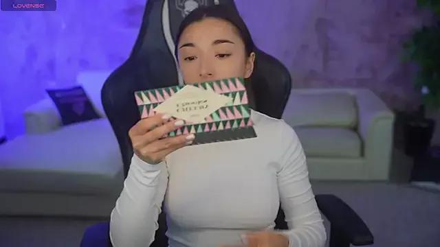 Check-out your craziest wishes with our pick of gaming cams models, featuring big knockers, round tails and tight twats.