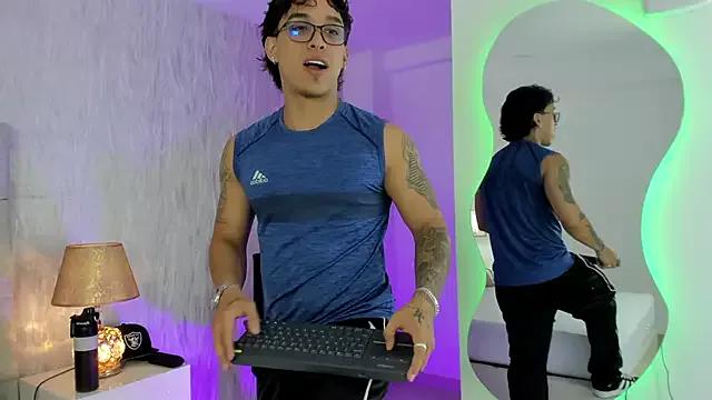 jason_hanks8 from StripChat is Freechat