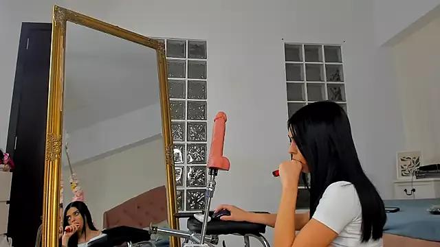 Photos of JassyeJoy from StripChat is Freechat
