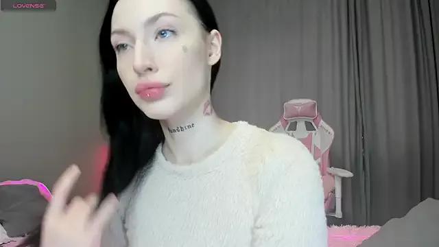 Check-out your craziest wishes with our pick of gaming cams models, featuring big knockers, round tails and tight twats.