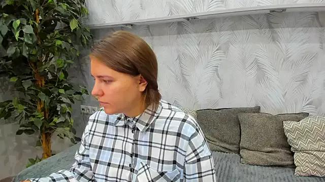 Check-out your craziest wishes with our pick of gaming cams models, featuring big knockers, round tails and tight twats.