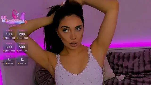 Check-out your craziest wishes with our pick of gaming cams models, featuring big knockers, round tails and tight twats.