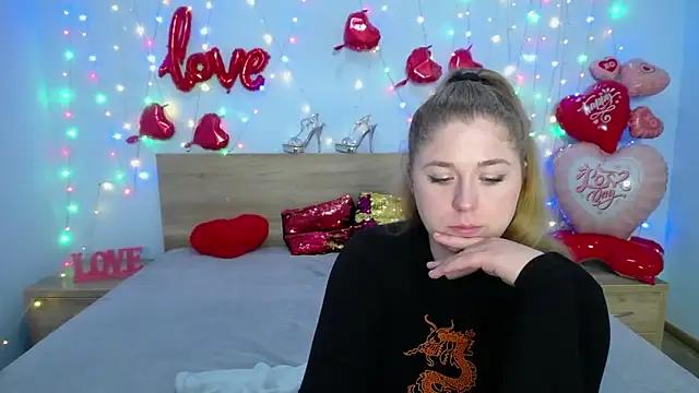 Check-out your craziest wishes with our pick of gaming cams models, featuring big knockers, round tails and tight twats.