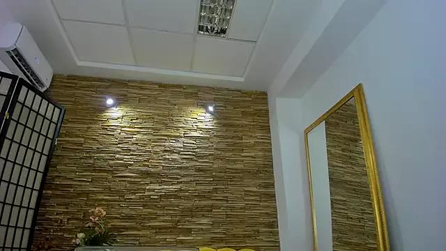 Jessy_Bee_ from StripChat is Freechat