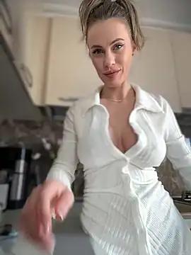 Check-out your craziest wishes with our pick of gaming cams models, featuring big knockers, round tails and tight twats.