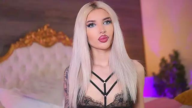 Check-out your craziest wishes with our pick of gaming cams models, featuring big knockers, round tails and tight twats.