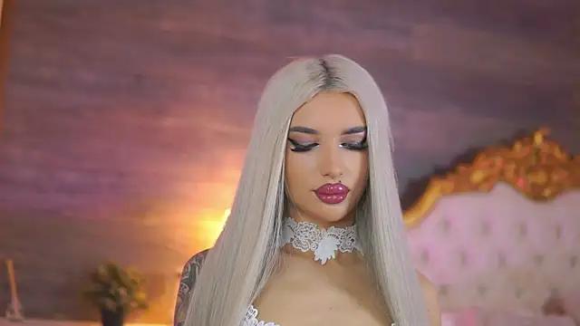 Check-out your craziest wishes with our pick of gaming cams models, featuring big knockers, round tails and tight twats.