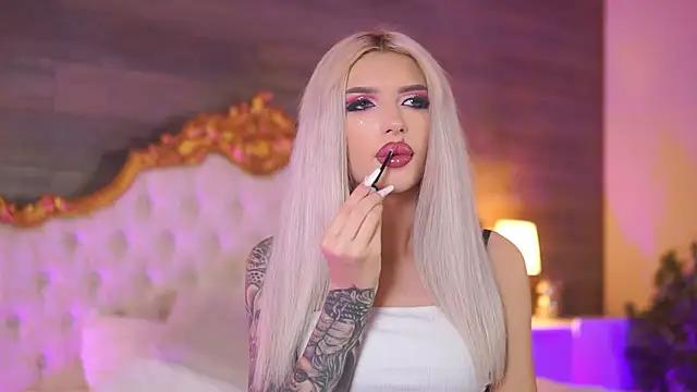 Check-out your craziest wishes with our pick of gaming cams models, featuring big knockers, round tails and tight twats.