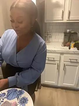 Juicystorm from StripChat is Freechat