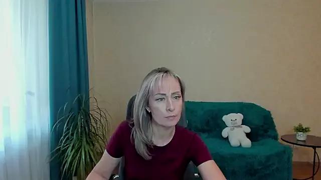 Julia_Cherry_ from StripChat is Freechat