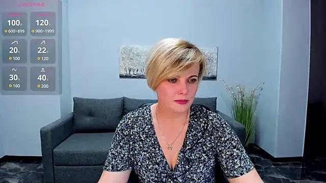 Julia_Wilsone from StripChat is Freechat