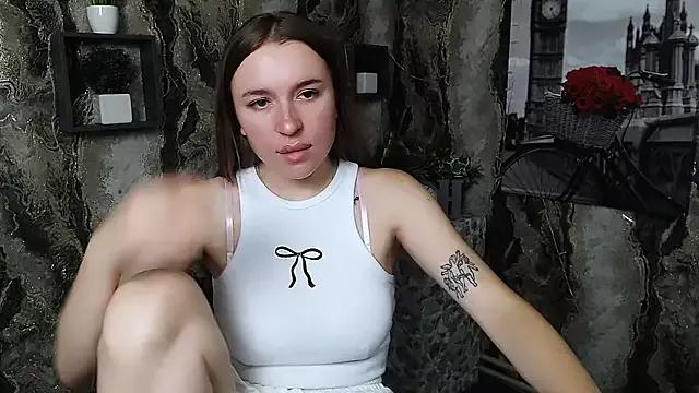 Check-out your craziest wishes with our pick of gaming cams models, featuring big knockers, round tails and tight twats.