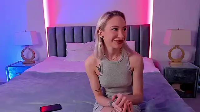 Julie_Harmon from StripChat is Freechat